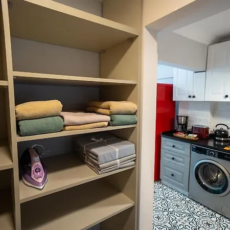 New & Comfortable Flat In Center Стамбул